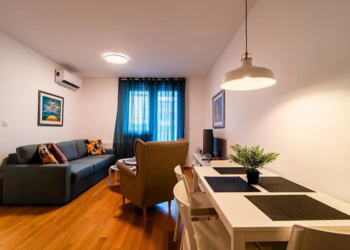 Flexible Selfcheckins 107 - Zagreb - Garage - Loggia - Bedroom